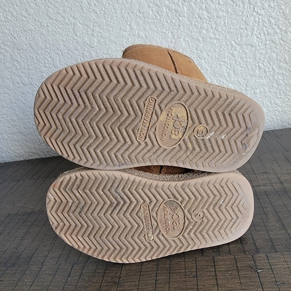Nordstrom Rack toddler boots - Picture 5 of 5